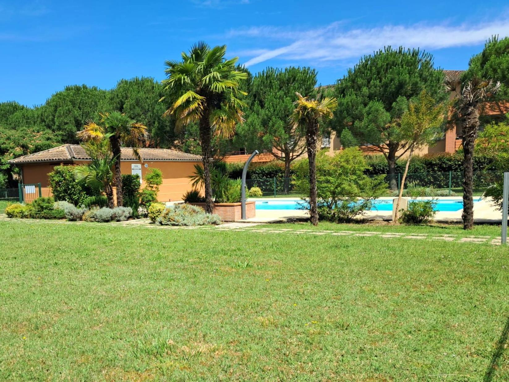 Appartamento Le Montauriol - Logement Avec Terrasse - Piscine -Tennis - Place De Parking Privee Montauban Esterno foto